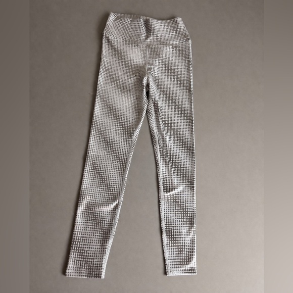 Peloton Pants - Peloton women’s leggings- Large- NWT-Show UP foil color